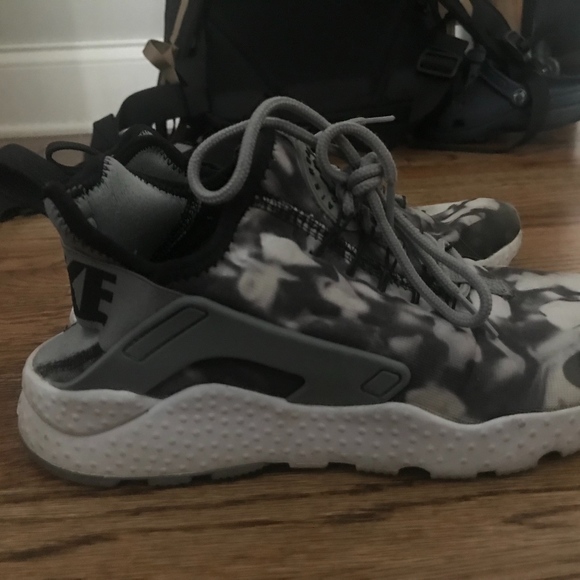 Nike Shoes - Nike Air Huarache Ultra Print Women's Shoe